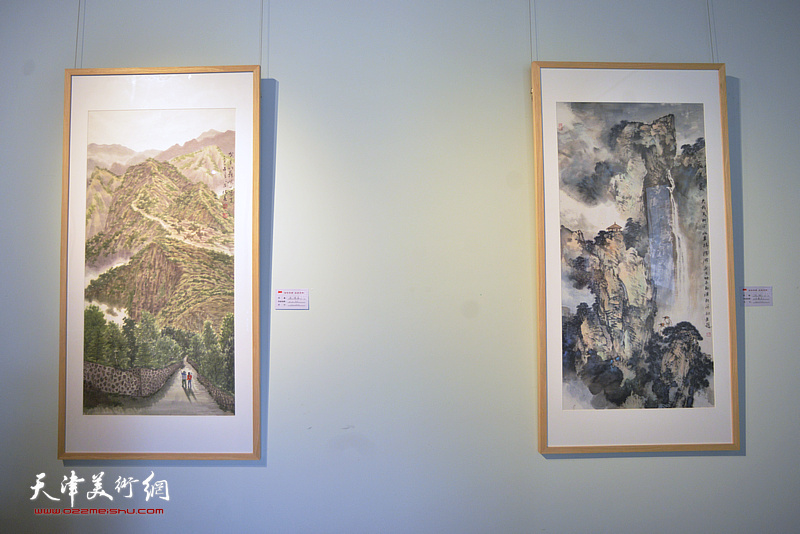 东丽区庆祝中国共产党成立100周年主题书画作品邀请展现场。