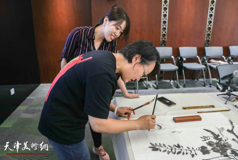 青年书画家张耀受邀为天津国有资本投资运营有限公司做专题书画讲座