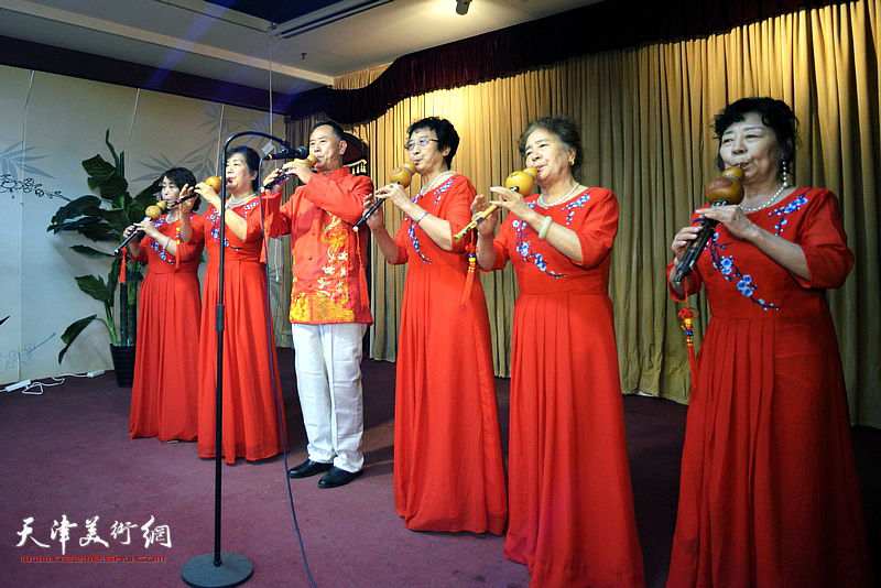 红叶艺术团演出葫芦丝小合奏《我的祖国》