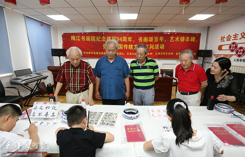 梅江书画院纪念建军94周年书画颂百年，艺术铸丰碑