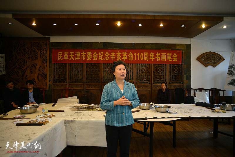 民革天津市委会专职副主委兼秘书长刘凯华讲话。