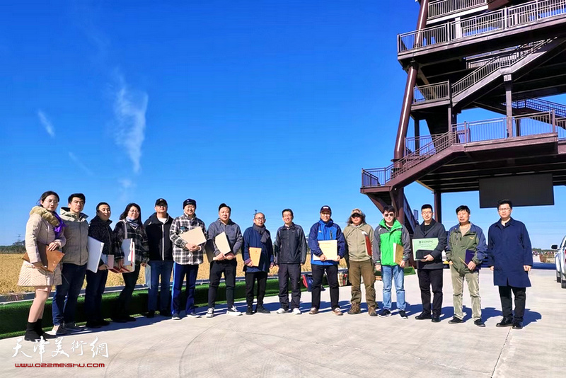 10月16日、17日，天津市美术家协会组织全市美术家深入“871”重大生态建设工程相关点位写生创作。