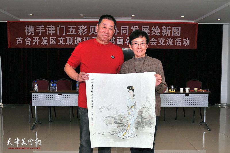 左起：李洪彬、萧慧珠在活动现场。