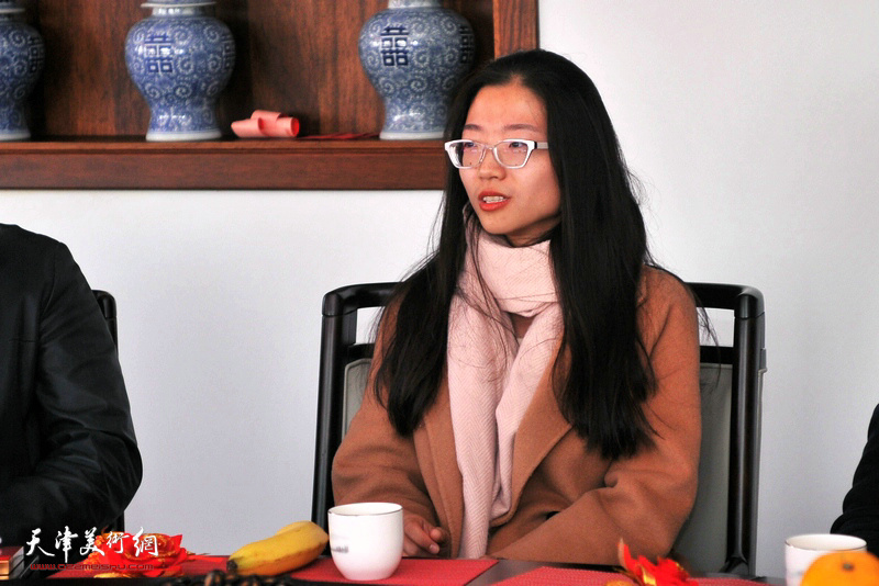 贾晓莹老师在“青少年书画教育与发展论坛”发言。