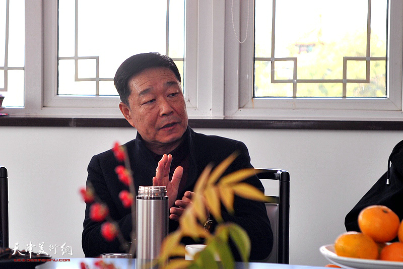 刘洪洋老师在“青少年书画教育与发展论坛”做总结发言。