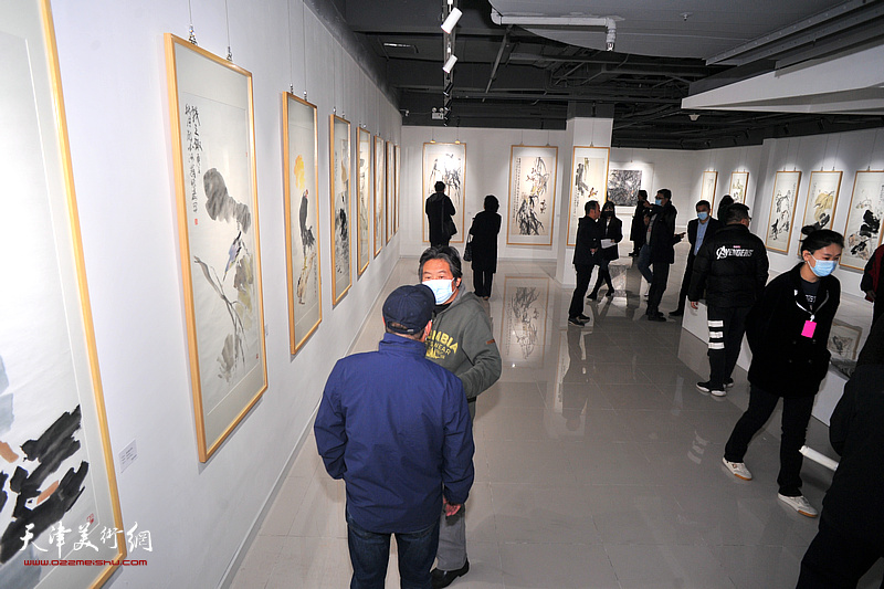 万象当代美术馆“独步八荒·董振涛中国画作品展”现场。