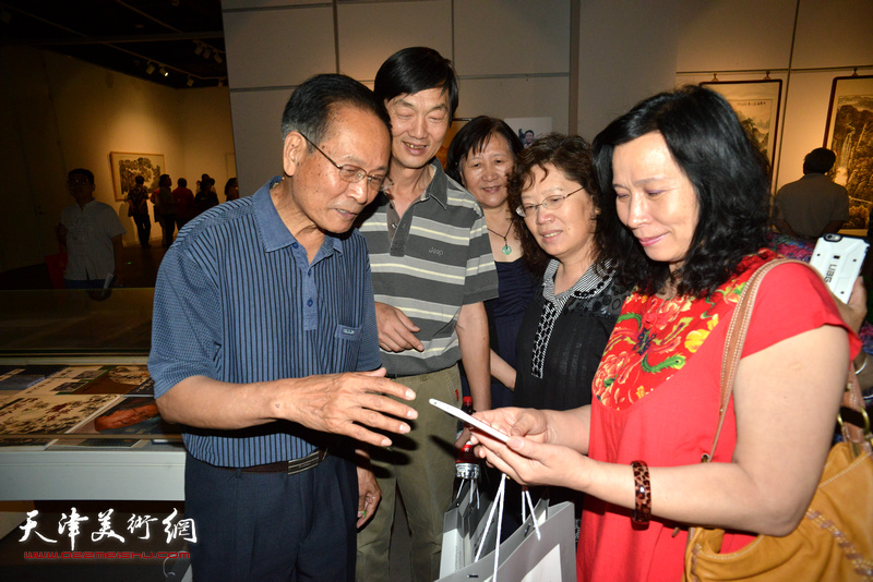 天津湖社会员作品在津亮相 展示百年湖社艺术风采 2017.6.2