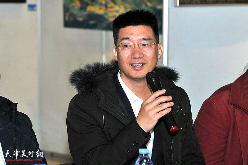 天津大学环境艺术系教授、城市画派核心成员叶武发言。