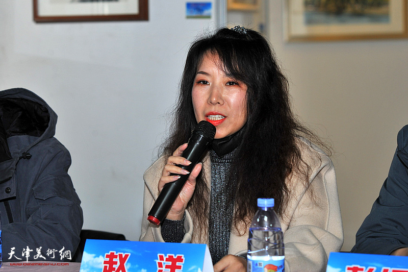 中国传统文化促进会宫廷绘画艺术工作副主任赵洋发言。