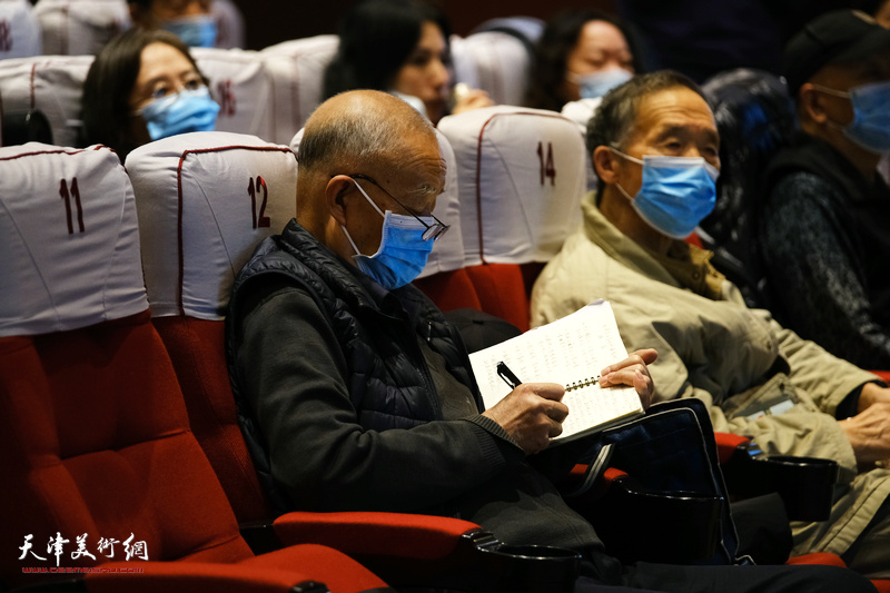 张建会老师做客河西区文化艺术大讲堂现场。