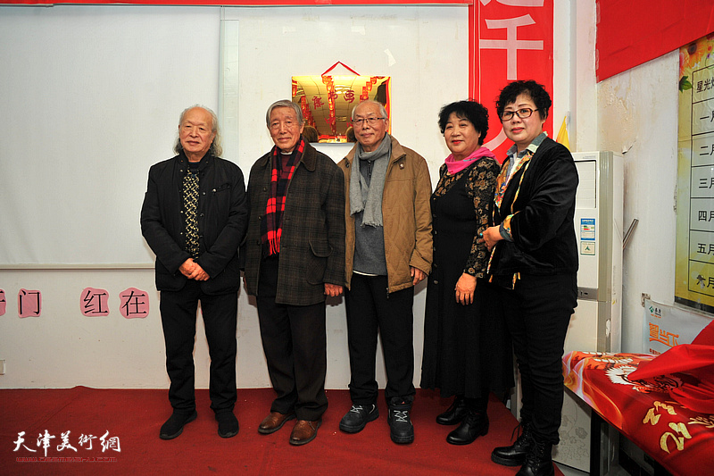 左起：刘家栋、张苠、蔡金顺、张斌、朱紫墨在活动现场。