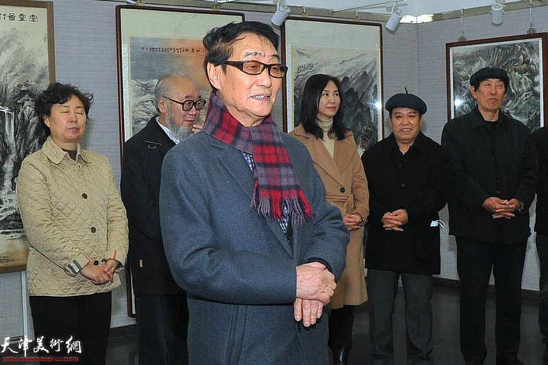 民革天津画院院长、著名书法家黑成义致辞。