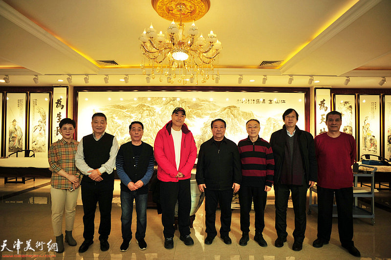 王慧智山水画工作室师生一行到天津宏达热力有限公司开展社会实践活动。