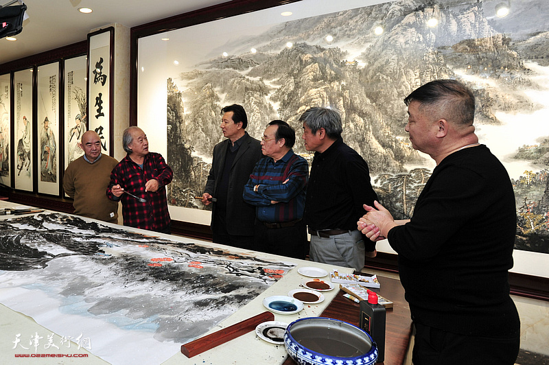 左起：尹沧海、王书平、张福有、陈钢、张运河、皮志刚在现场创作。