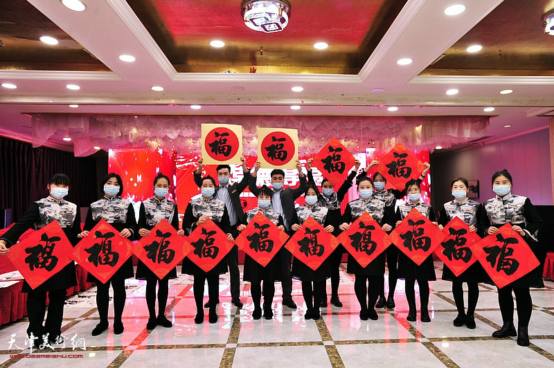 天津市书画家走进宝德福，把最新最美的作品送给抗疫一线“逆行者”。