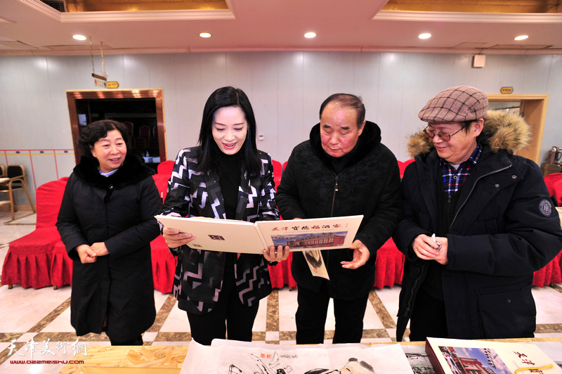 左起：冯字锦、马艳、李建华、尚金声在活动现场。