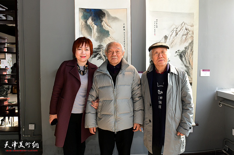 纪振民、姬俊尧、李澜在展览现场。