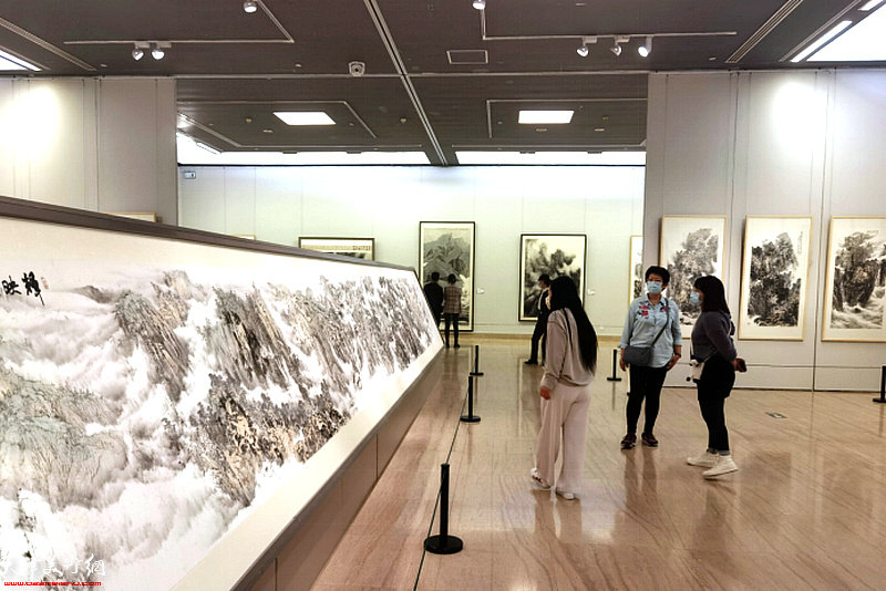 申世辉山水作品展在中国美术馆开幕