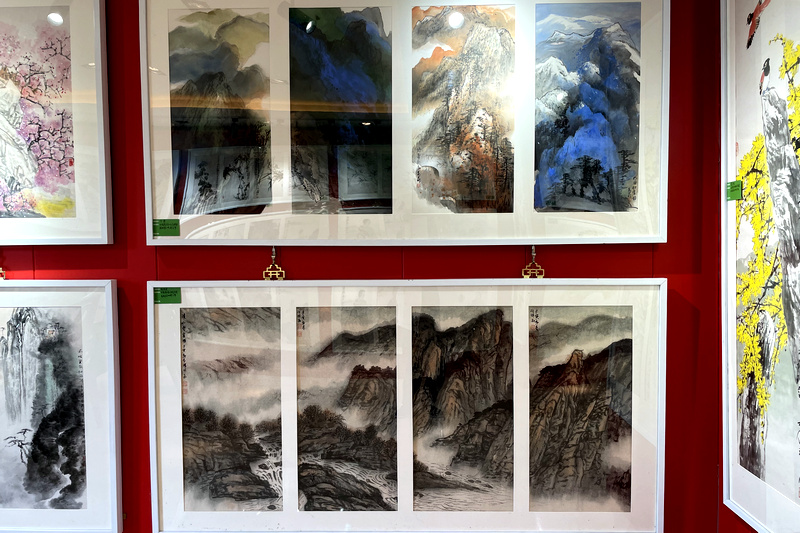 墨绘万物—中国当代名家书画四条屏鉴赏大展现场。