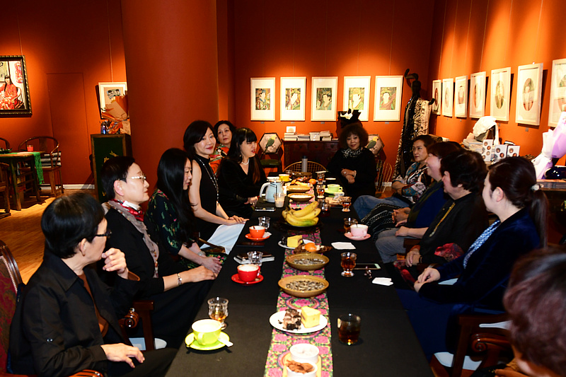 津门“五彩贝”等女画家做客玺朗艺术空间下午茶沙龙