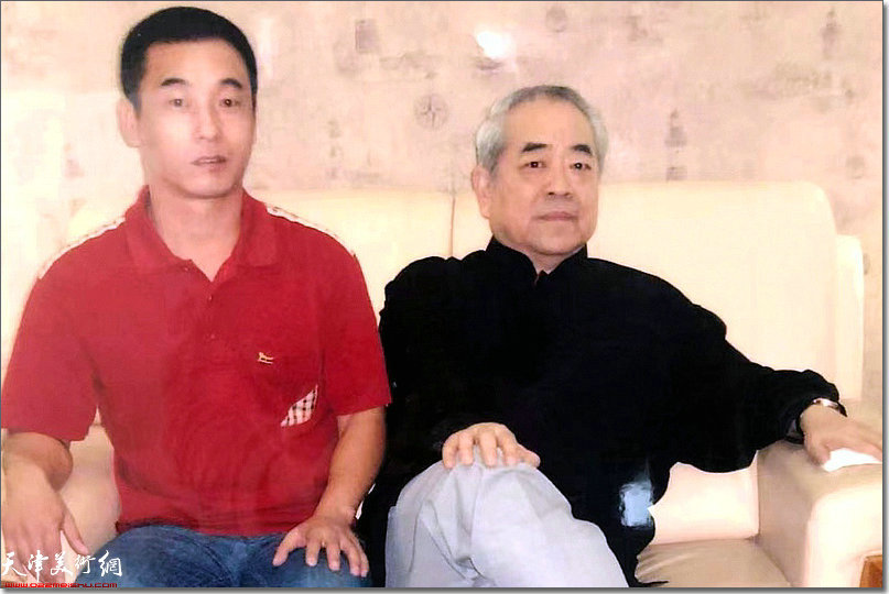 范曾先生与叶永君在天津南开大学。（2004年）