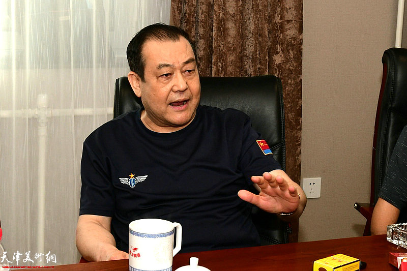 王冠峰院长在座谈会上发言。