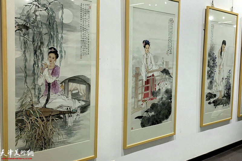 “光辉岁月—庆祝中国共青团成立100周年中国画名家邀请展”现场。