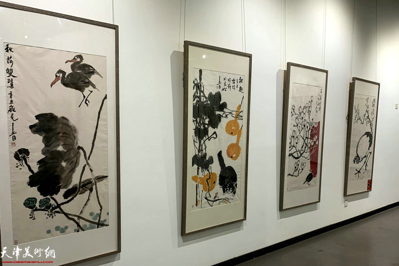 “光辉岁月—庆祝中国共青团成立100周年中国画名家邀请展”现场。