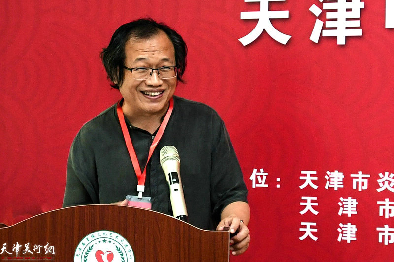 天津人民美术出版社杨惠东社长致辞。