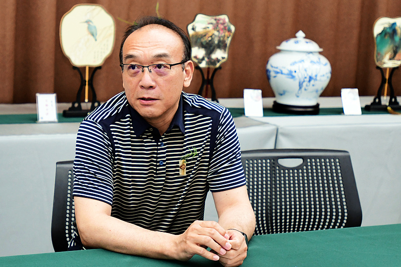 天津市文联副主席、天津市电视艺术家协会主席蔡晓江发言。