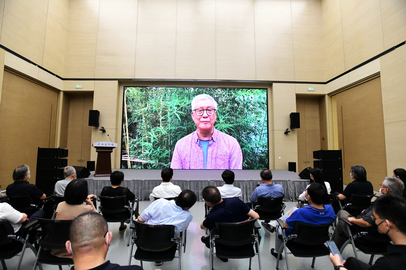 国家博物馆原副馆长陈履生研究员通过视频祝贺津彩呈现水彩艺术展开幕