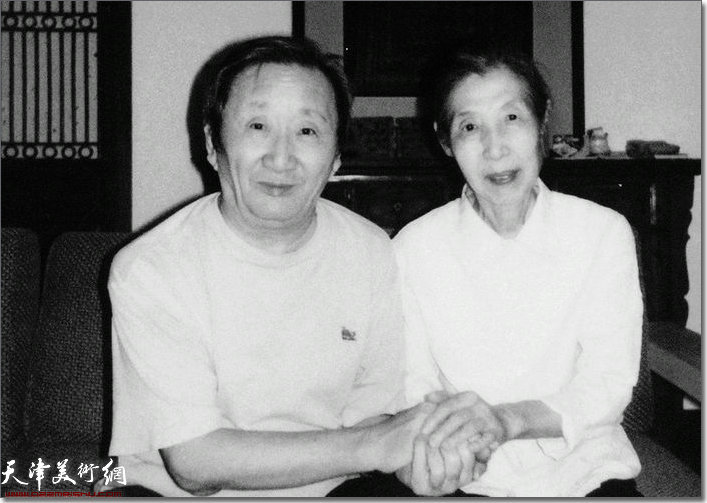 父亲和母亲在家中。 2006年