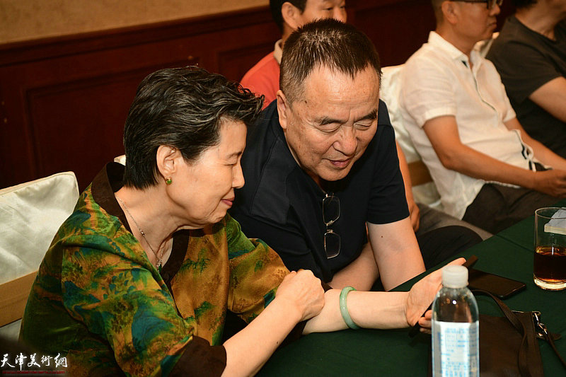 刘学仁先生新作《诗文散记》梓行恳谈会现场。