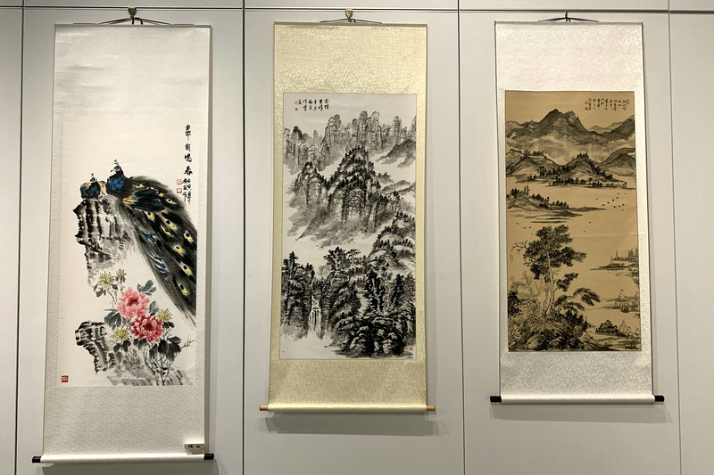 “2022年八一建军节主题书画精品展”布展现场。