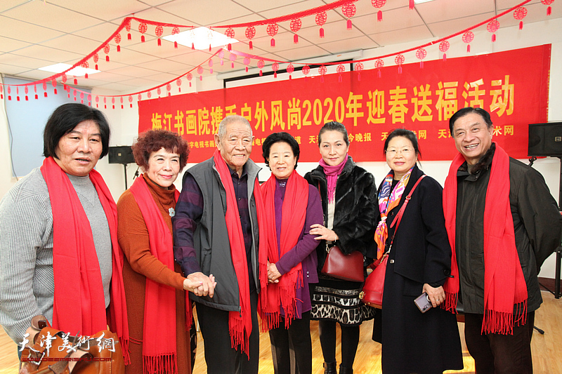 2020年1月，张锡武先生与曹秀荣、刘开基、高学年、史玉、张芝琴、张静在梅江书画院