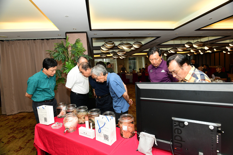 “巨龙画院中秋文化养生联谊会”现场