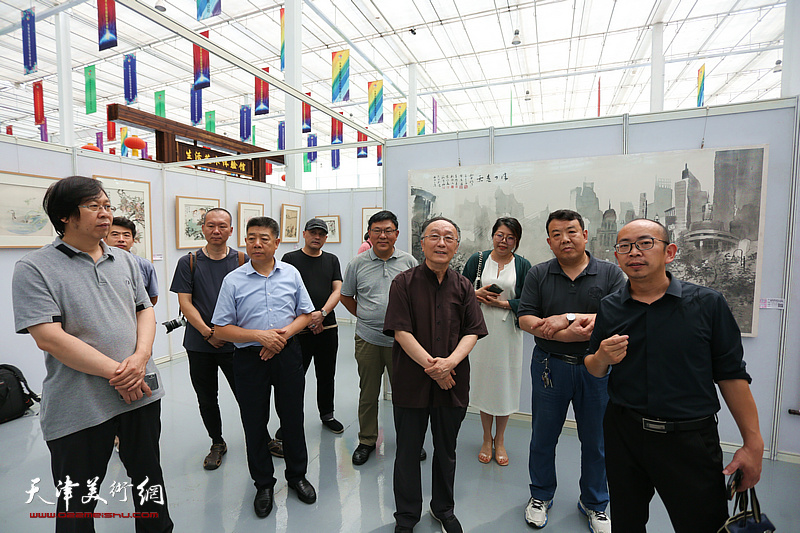 天津城市画派部分成员在画展现场