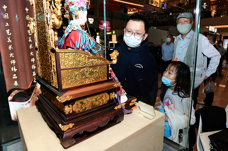 “国韵共鉴·中国工艺美术大师精品展”现场。