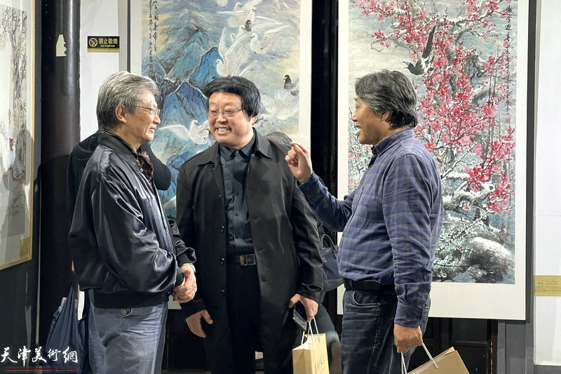 “岁寒三友——陈冬至、彭连熙、张永荣画展”现场。