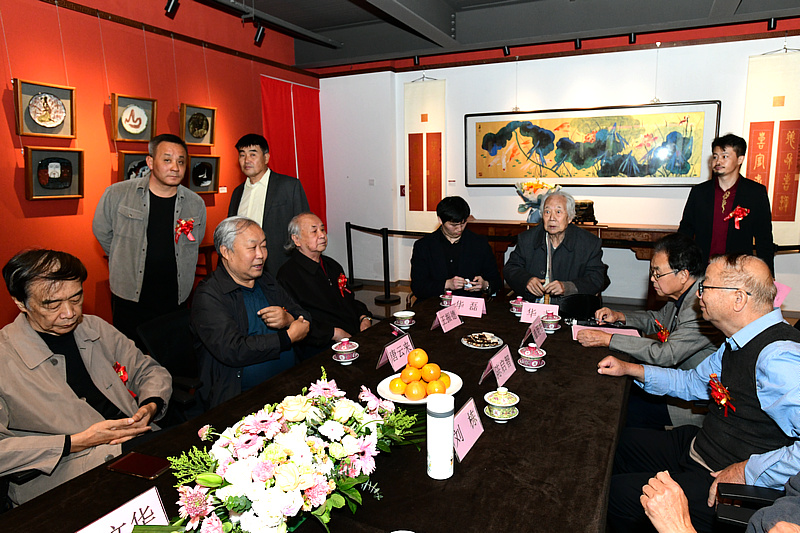 “华非先生艺术精品展——暨华非学术研讨会”在水香洲文化艺术中心举行。