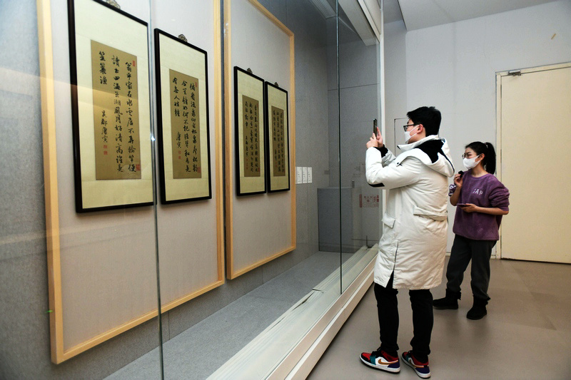 天津美术馆“南通刺绣及女红技艺传习研究展”现场