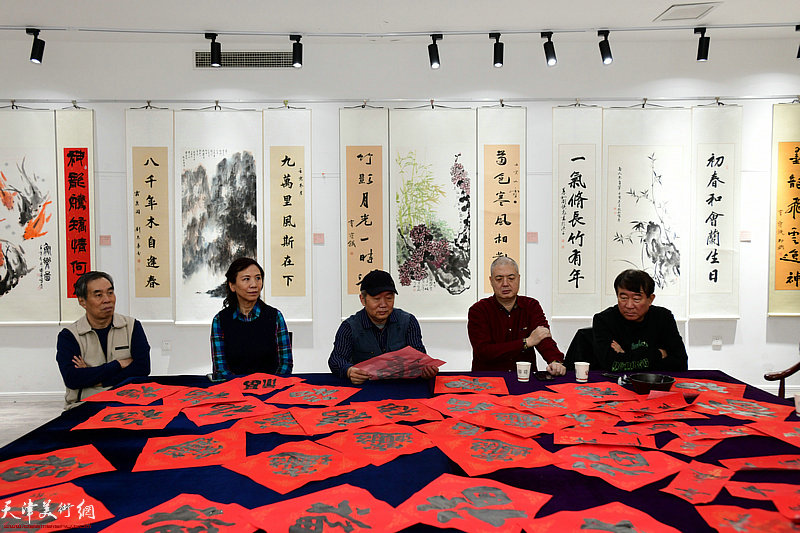 左起：刘国良、何佳蓁、杨家龙、曹大军、刘志勇