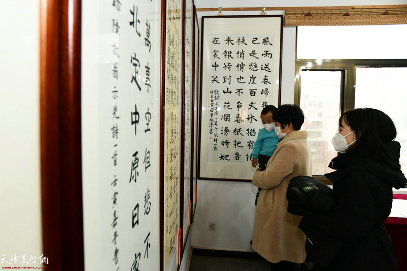 王庆坨金土地书画研习社第十二届金土地书画展现场