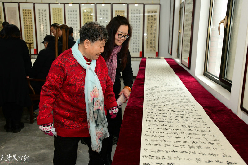 王庆坨金土地书画研习社第十二届金土地书画展现场