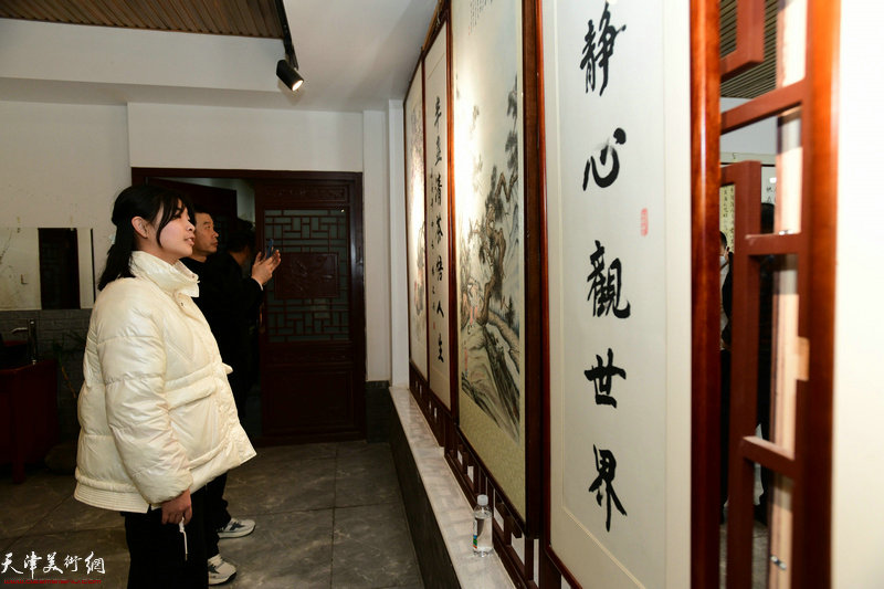 王庆坨金土地书画研习社第十二届金土地书画展现场