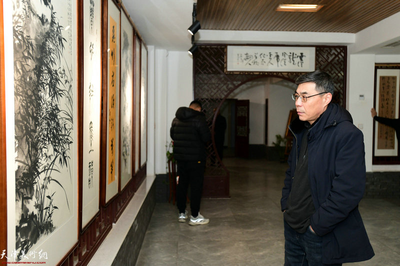 王庆坨金土地书画研习社第十二届金土地书画展现场