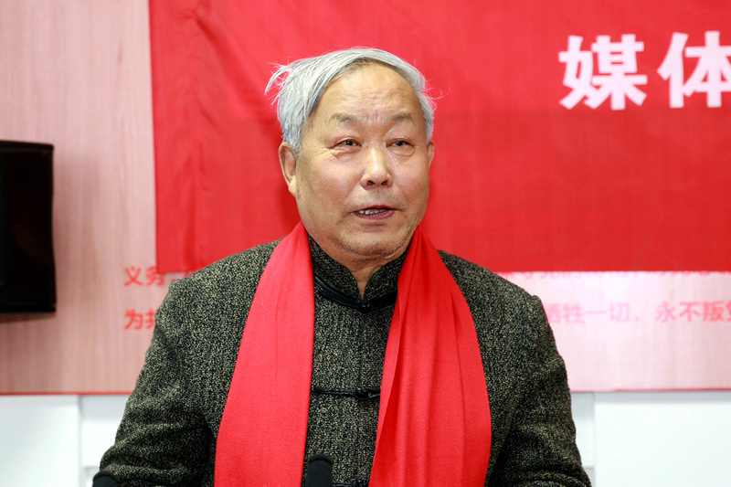天津市书协原主席唐云来致辞。