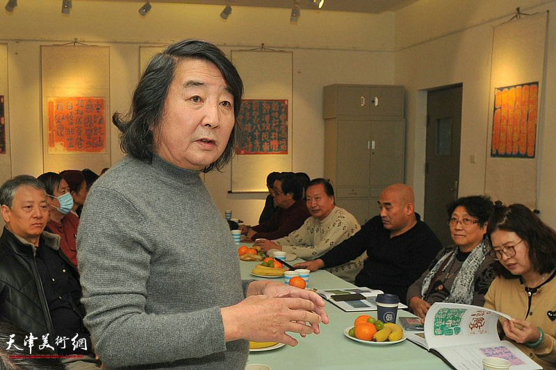 张明光先生在《无墨彩书表现技法》首发式上