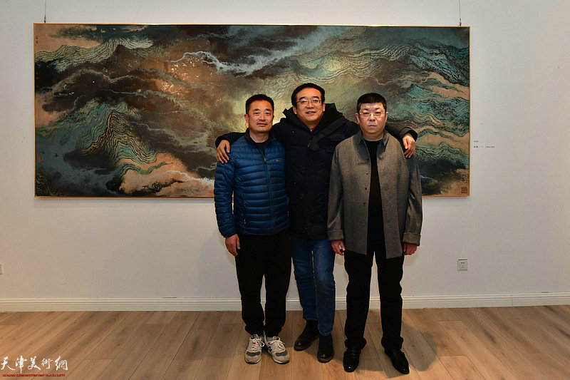 李博隽与嘉宾在画展现场