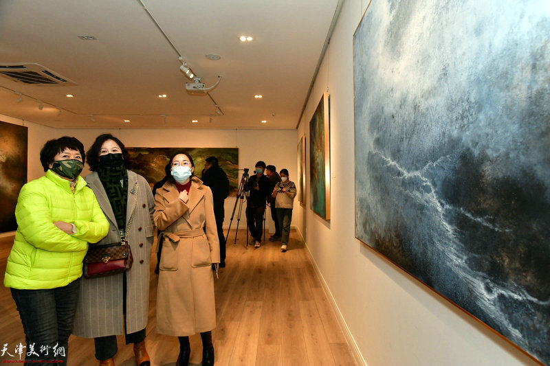 鼎天国际－中国空间“色界Ⅱ·李博隽绘画作品展”现场